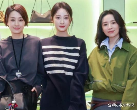 当44岁董洁与48岁马伊琍同框，才发现，自然老去也可以美得很惊艳