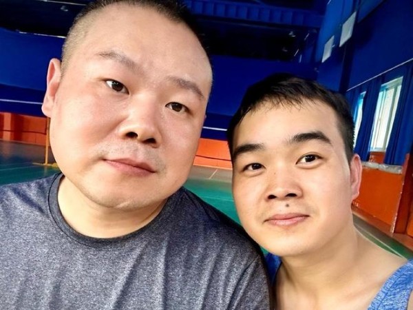 尚筱菊被师叔投喂，在线各种吐槽，岳云鹏欧洲巡演，这次该带他了