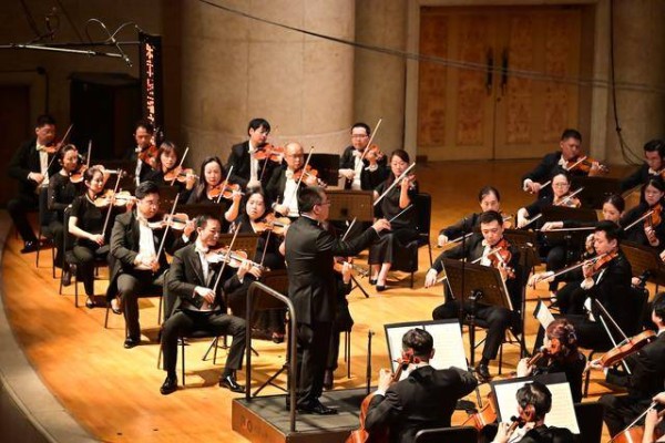 指挥家杨洋出任北京交响乐团音乐总监，开启2025-2026乐季新声