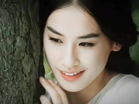 黄圣依谈选戏标准,追求社会意义与自我成长
