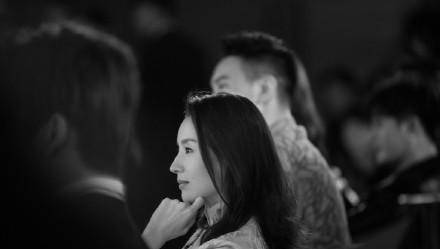 董洁绝对是女明星里侧脸最好看的一个 鼻子又挺又立体 气质还很好