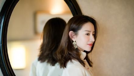 董洁绝对是女明星里侧脸最好看的一个 鼻子又挺又立体 气质还很好