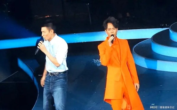 李克勤：我开演唱会，连烟火钱都没有。刘德华：帮你付