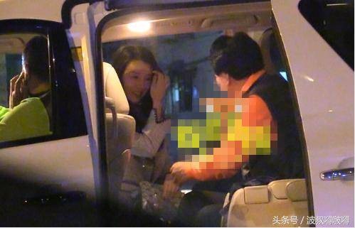 朱时茂否认与美女出轨 只是送其回家但个人亲密像连体婴一般？