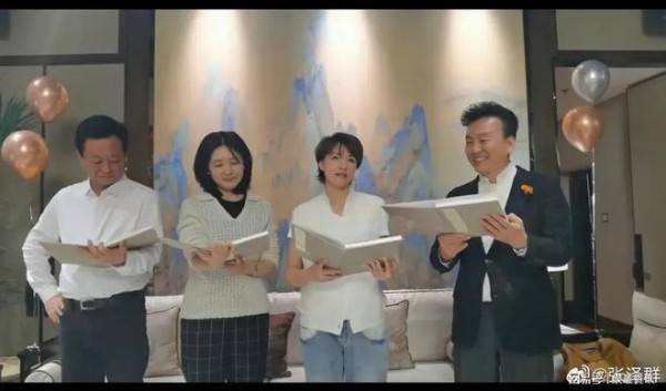 周涛表示每年大家新年聚会都是董卿打电话组织，原因笑翻全场