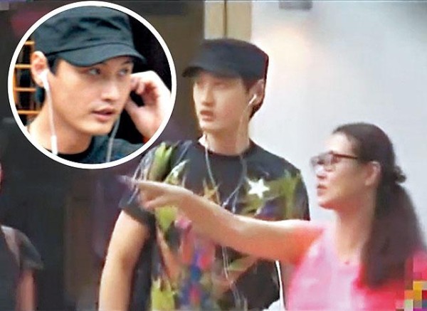 48岁周海媚曝与小男友一见钟情　蹲地上为其炒菜