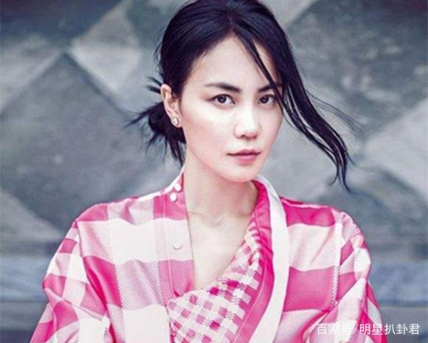 《幻乐之城》王菲称和王钧是“来亲普”，一个细节看出两人的关系