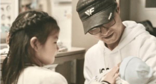 为什么很多明星跑到外国生孩子？无非就是五个原因