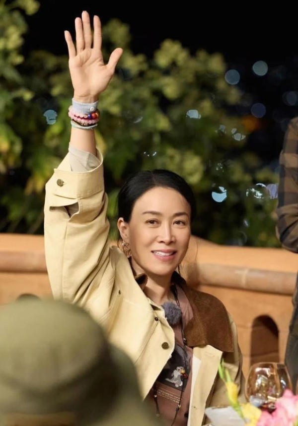 娱乐圈感情真是复杂，明星婚变、暧昧不断，圈中爱情成“动人的假设”