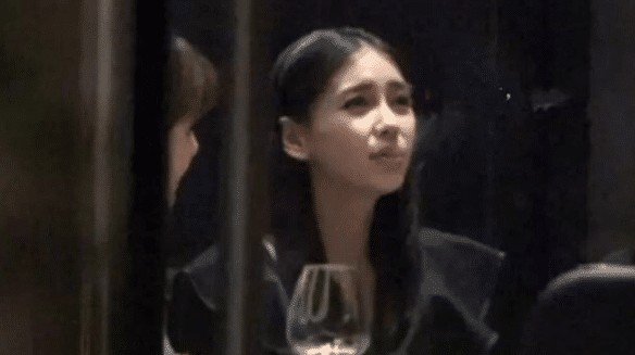 明星身价高也会抽烟，权志龙一盒要15万，吴奇隆黄渤接地气