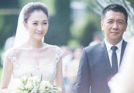 李小冉为何一直红不起来，原来这一方面是硬伤，网友直呼：心疼