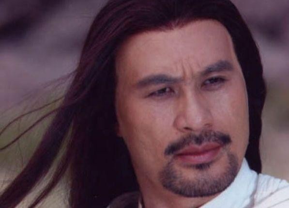 他拍成人影片出名，是舒淇翁虹的噩梦，对爱妻从一而终25年零绯闻