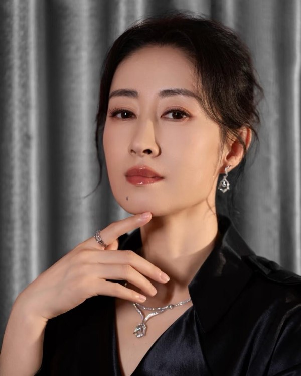 我发现了一个玄学，跟刘敏涛有关的，不管是她演电视剧还是演话剧，只要她一出现，大家都被她的演技、台词深深地折服。刘敏涛昨晚