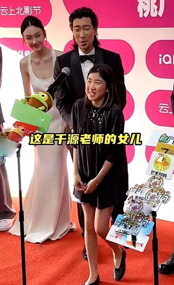 和妈妈共用一张脸的星二代！他们天生明星脸，被吕燕儿子惊艳到了