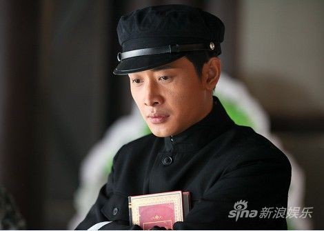 罗晋儒雅帅气