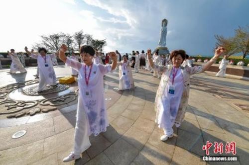 "资料图：民众正在打太极。