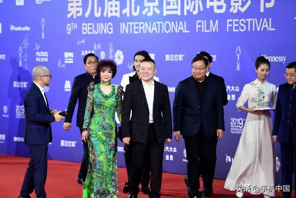 努比亚阿尔法究竟有何魔力 让一众明星竟对它爱不释手