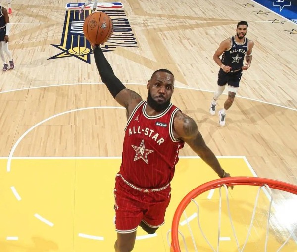 狂轰211分！东部全明星破纪录！利拉德MVP，唐斯50+8，詹姆斯8分