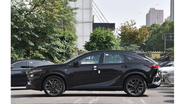 仅限500台！雷克萨斯RX Black Edition为何让明星豪客集体沸腾抢购？-有驾