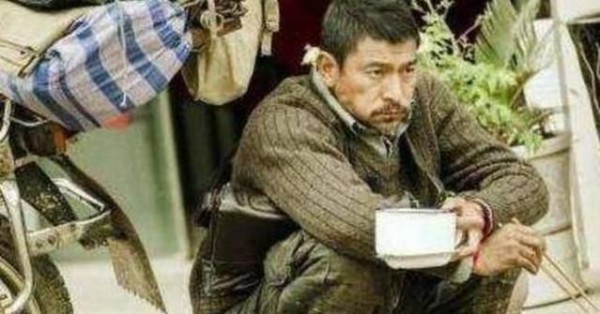 明星工作餐看人品，范冰冰太奢侈张一山接地气，baby像“老佛爷”