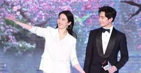 与杨洋最有“夫妻相”的4位女星, 李沁宋茜上榜, 第4呼声最高