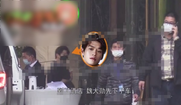 网曝杨幂陪魏大勋拍戏，还住同一家酒店，恋爱传闻再添实锤