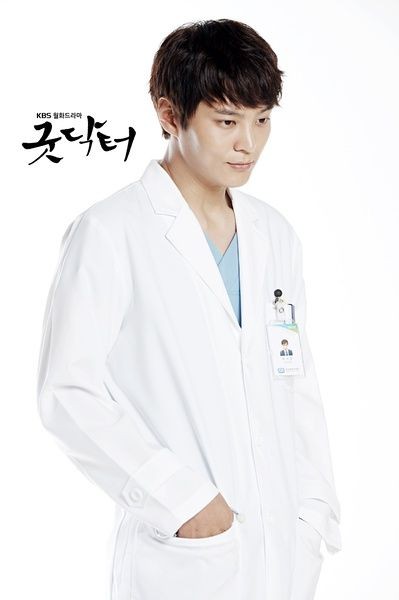 朱元凭借一部又一部的佳作，已经成长为韩国最炙手可热的男演员