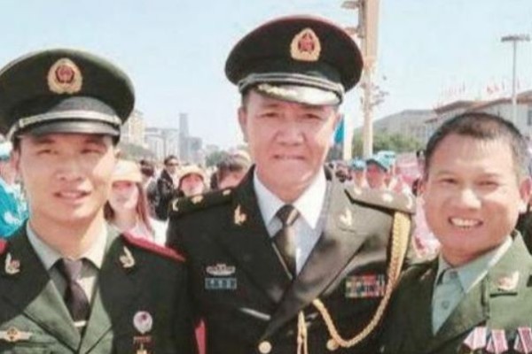 明星不止会演戏，一些明星的军衔高的吓人，韩红的不算高！