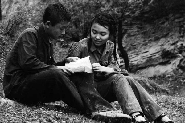 路遥离世时有多孤寂？临终前骂弟弟忘恩负义，葬礼上女儿掀开棺盖