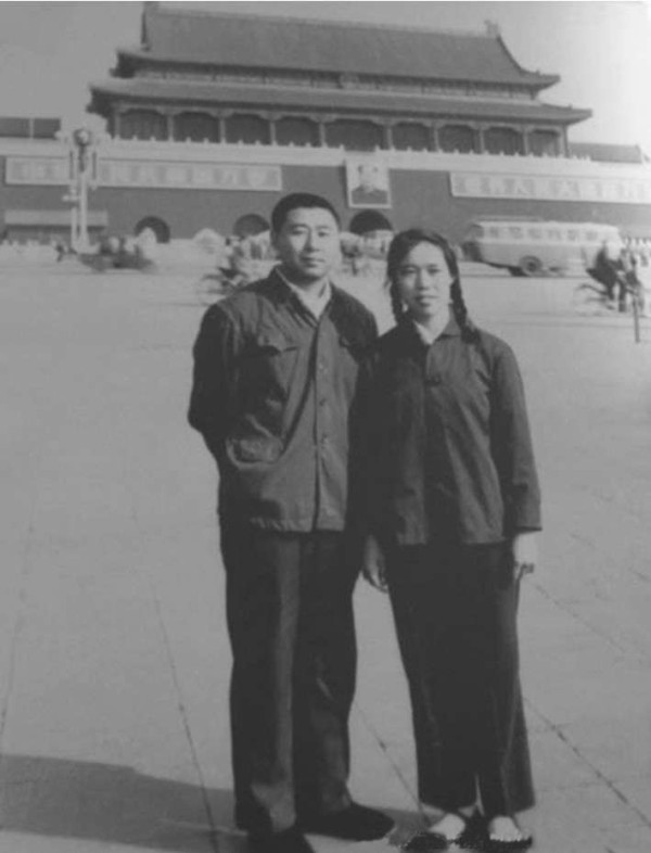 路遥离世时有多孤寂？临终前骂弟弟忘恩负义，葬礼上女儿掀开棺盖