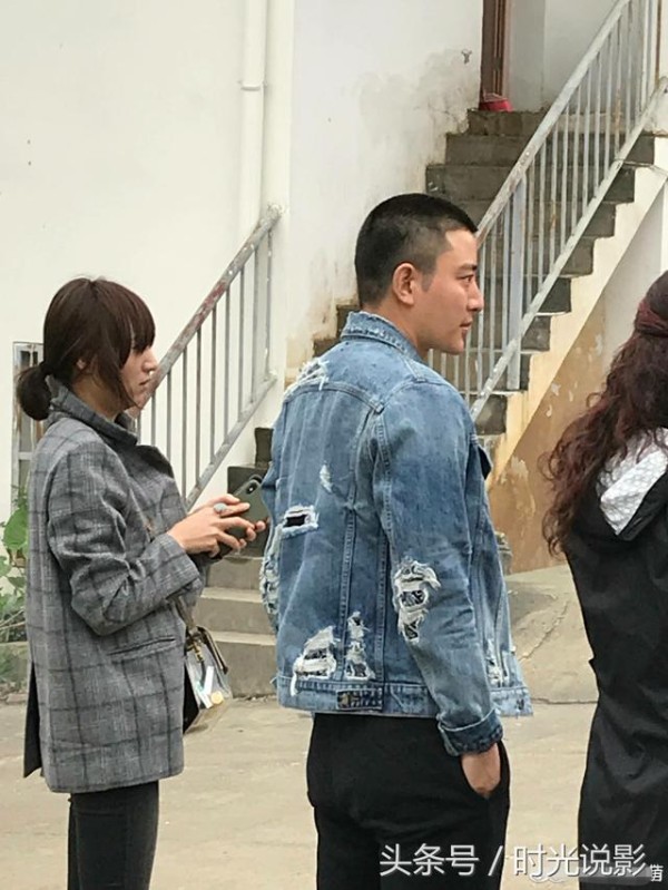 贾乃亮出席《誓言》开播发布会，上台说了四个字，令粉丝泪奔