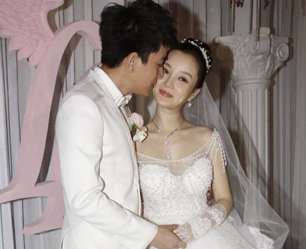 贾乃亮亏惨了！原来他这么爱李小璐，揭秘二人婚姻真实生活如何？