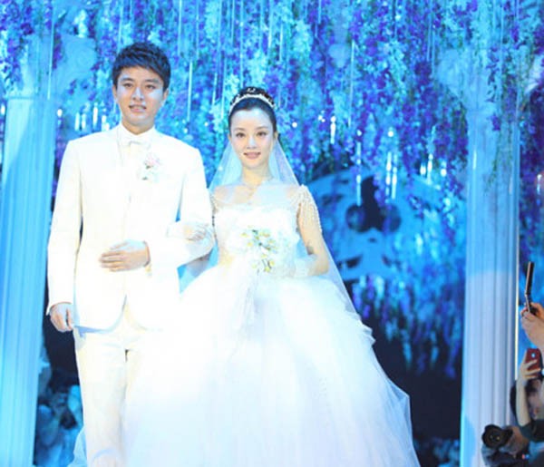 贾乃亮亏惨了！原来他这么爱李小璐，揭秘二人婚姻真实生活如何？