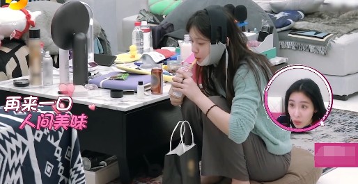 林允连喝六斤奶茶，女明星喝奶茶也能当人设，迷惑行为让人无语