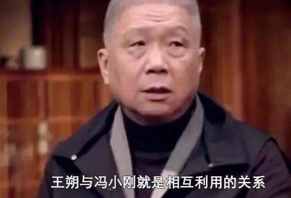 不是娱乐圈的人，却备受明星们尊重，吴京的称呼泄露他背后势力