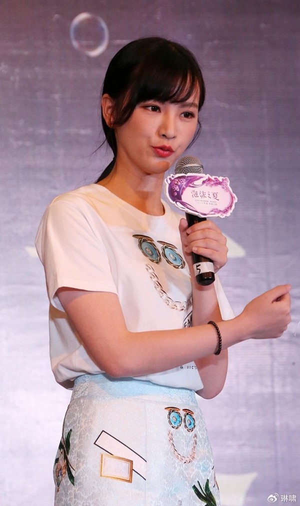 从“武大校花”到逆袭女主：黄灿灿十年蜕变中的女性友谊治愈力