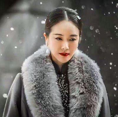 她被誉为“氧气美女”，陈道明的绯闻对象，演“蛇蝎美人”太吸睛
