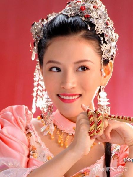 蔡蝶饰演刁蛮千金