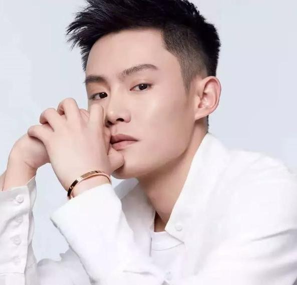 抖音多余和毛毛姐怎么那么火，连杨紫都来蹭热度
