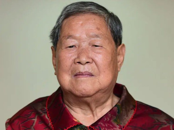 马毛姐，她不是“明星”，所以媒体不会关注她