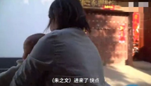 杨幂片场被偷拍差点走光，肖战上厕所也被拍，恶意拍摄何时能停？