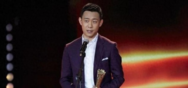 影帝张涵予，拿的电影奖比张译都多，戏外还是妻管严，真低调！