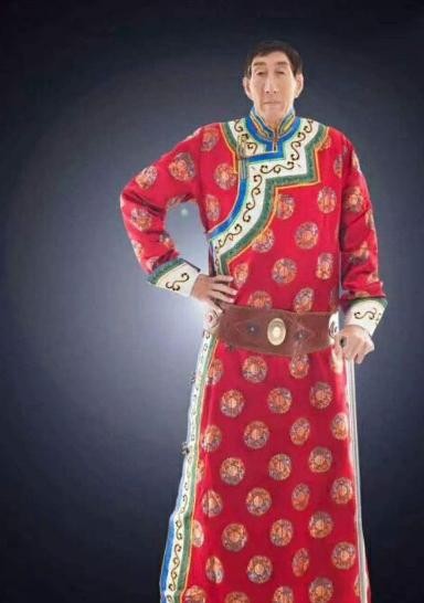 2米36鲍喜顺近况：娶小28岁妻子，如今儿子1米6，仍想要二胎！