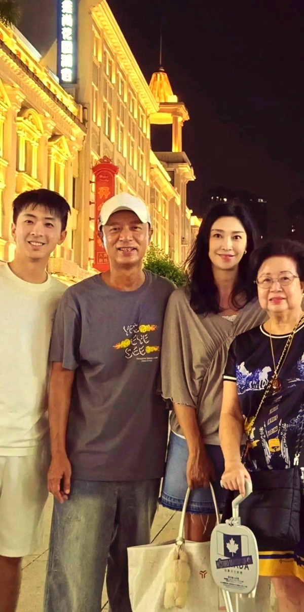 明星夫妻关系与影视产业的隐私挑战
