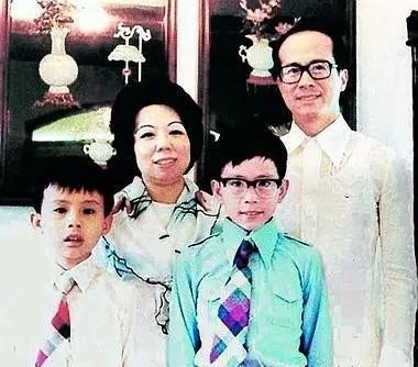 扒一扒李嘉诚的红颜知己们，以及与儿子们的不睦往事