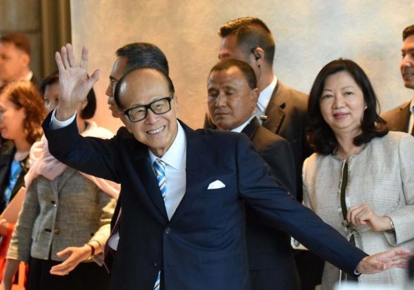 李泽钜曾给他打工，他跟李嘉诚还是好友，今两人十几年不说不联系