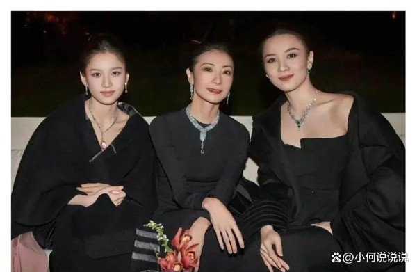 这8张抓拍图的含金量谁懂？一些美到令人失语的明星同框