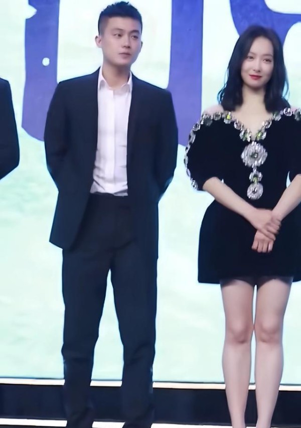 两人同框惊艳全场，网友直呼“有夫妻相”，却并非真情侣，这对搭档到底有多默契？