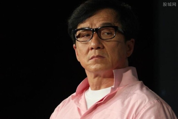 成龙用飞机接权志龙 成龙和权志龙什么关系？