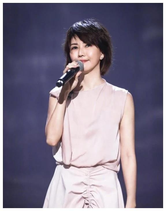 肖战最喜欢的两位女明星：一位看到了就害羞，一位夸她好漂亮